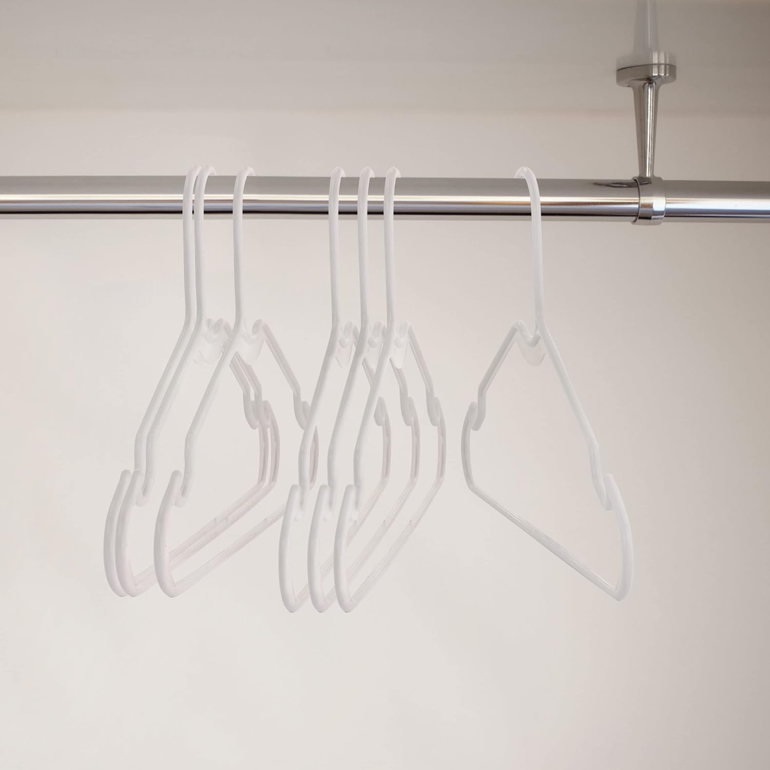 Elama Home 50 Piece Plastic Hanger Set with Notched Shoulders in White