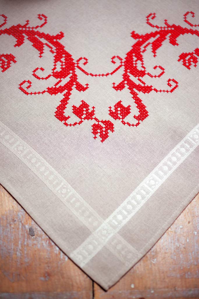 VERVACO Kreuzstich Stickpackungen Tischdecke Rote Dekoration Stickdecken Vorgezeichnet Basteln Erwachsene Kreativ Set Vorgedruckte Decke Sticken 80 x 80 cm Stickset DIY Sticken Set