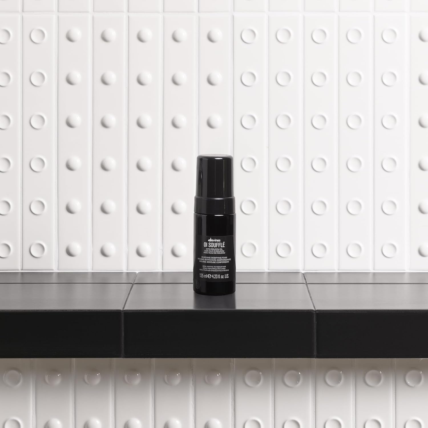 Davines OI Soufflé - Mousse liquida schiumogena leave-in setificante corporizzante - Perfetto per donare ai tuoi capelli una lucentezza straordinaria - 125 ml