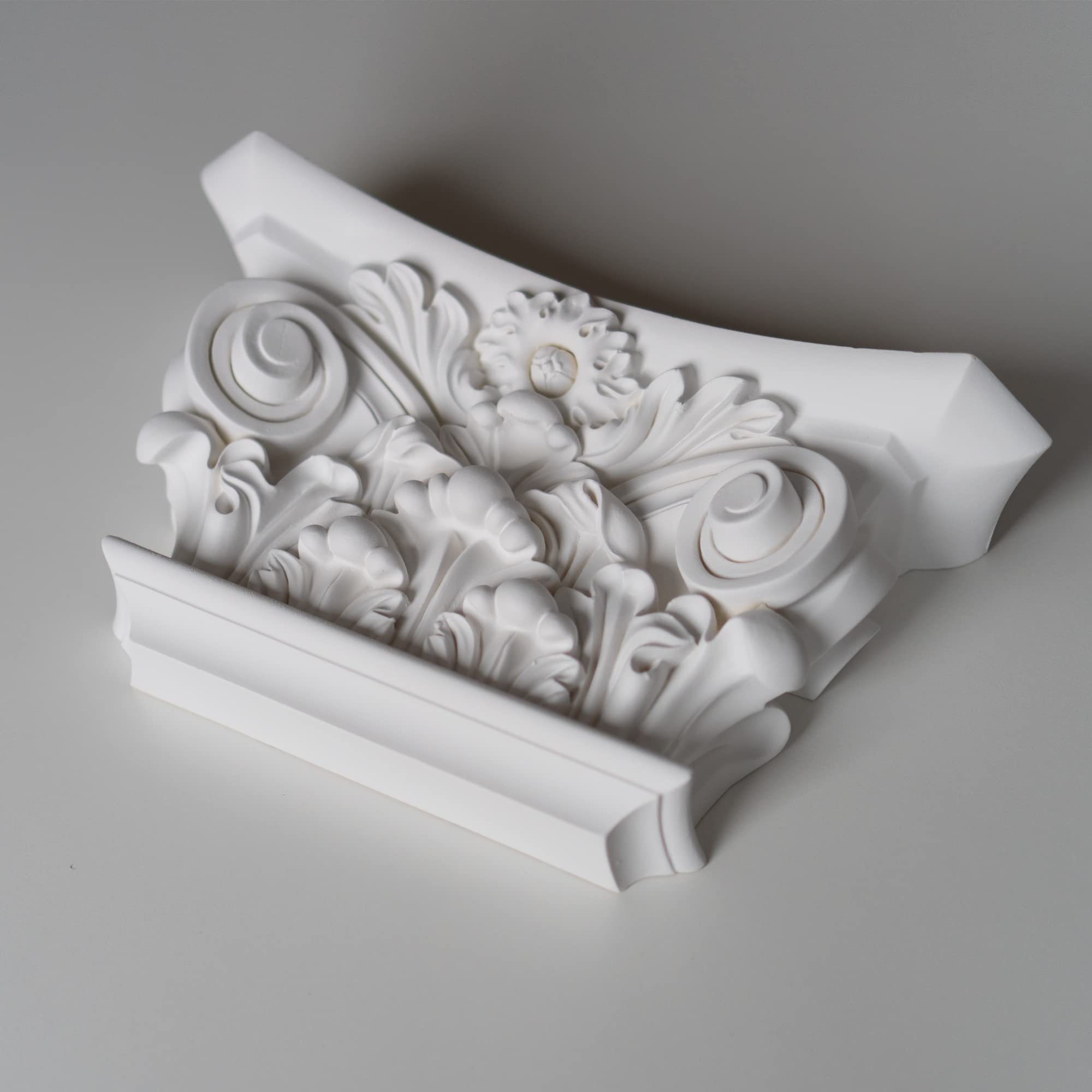 Lesena decorativa in stile corinzio a parete, pilastro colonna romana, greca, in poliuretano rigido (meglio del polistirolo). Base, Fusto scanalato e Capitello corinzio. Altezza totale 254cm