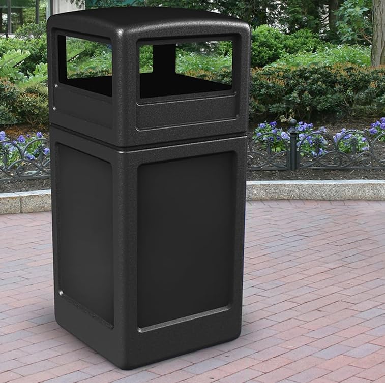 Miniatura 3 de Regal Altair Contenedor de basura cuadrado negro de 42 galones con tapa de cúpula  Contenedor de basura y basura comercial al aire libre