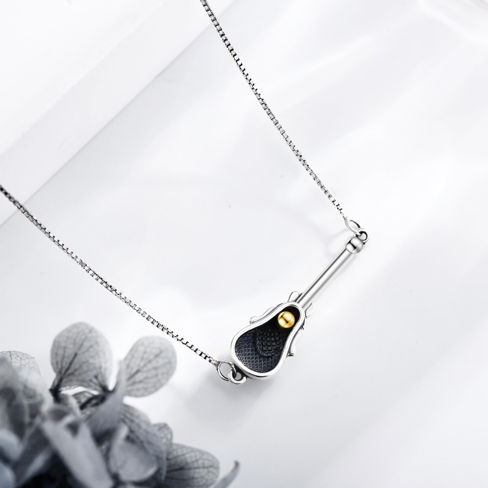 DAYLINLOVE Lacrosse łańcuszek na szyję ze srebra wysokiej próby 925, z zawieszką w kształcie rakiety Lacrosse biżuteria sportowa, prezent dla mężczyzn, sportowców, miłośników lacrosse, Bez kamieni