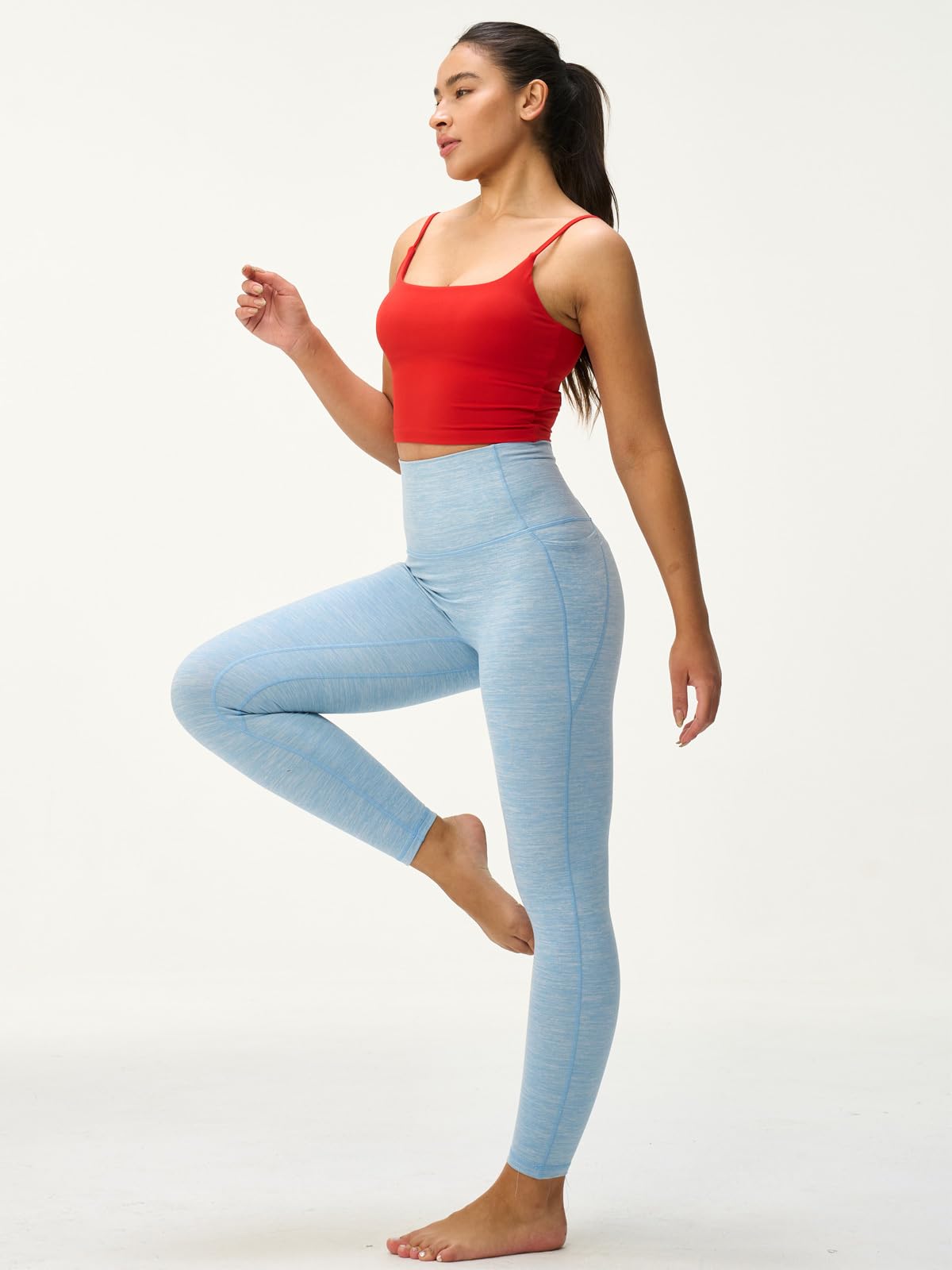 Canotta sportiva da donna con scollo rotondo e imbottito, con spalline regolabili, per allenamento, leggera compressione