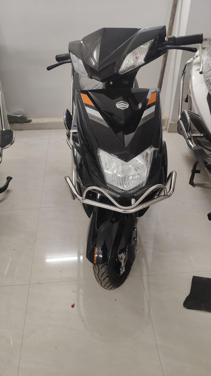Electric Scooter X-One, White, 150+ km Range, Non RTO E-Scooter