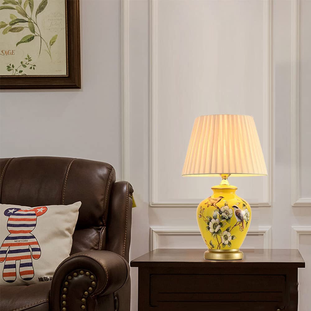 Mengjay Lámpara Cerámica de Mesa,Lámpara de mesa con base de cerámica y pantalla de tela beige,Lamparas de mesita de noche,Lámpara Escritorio Diseño Clasico,para dormitorio, fiesta, comedor (Amarillo)