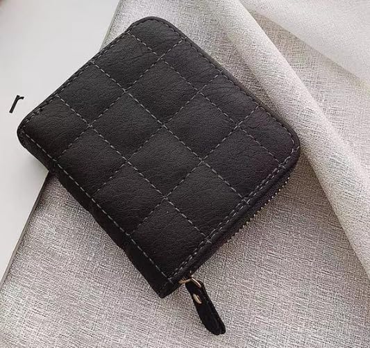 Women's Quilted Leather Small Wallet – Bi-Fold Pocket Card Holder with Zipper for Daily Use3