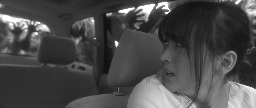 Amazon.co.jp: Miss ZOMBIE [DVD] : 小松彩夏, 冨樫真, 手塚