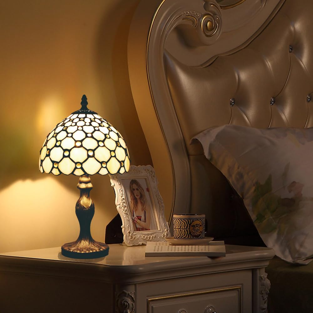 Tischlampe kleine im Tiffany Stil,Vintage Nachttischlampe,Schlafzimmer Fensterbank Deko Lampe,Jugendstil Tischleuchte,Beige Buntglas Lampenschirm 20cm / 8 Zoll mit LED E14 Birne