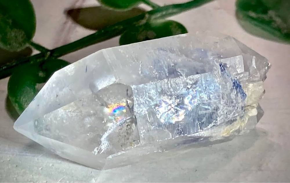 思慮の石☪︎⋆˚ レインボー　デュモルチェライトインクォーツ　ラフストーン　原石 Amazon.co.jp: 思慮の石 レインボー デュモルチェライトイン