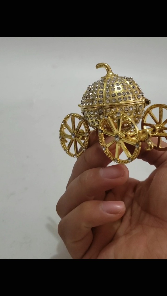 24K Golden Pumpkin Carriage on Amazon Live