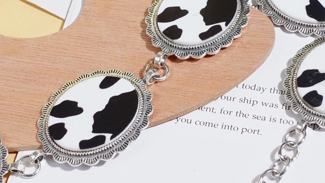Loetere Cow Print Concho Belts Cow Print Concho Chain Belt  display picture 1