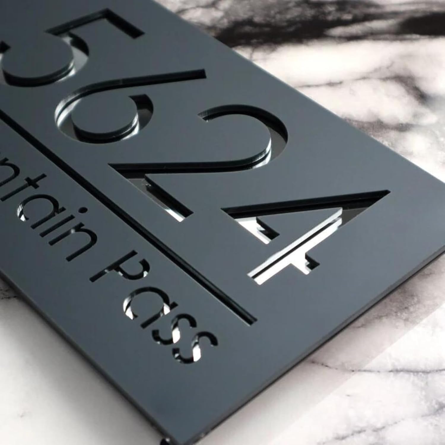 WeThinkeer Personalized Acrylic Name Plate For Home Entrance 3D Letters Door Name Plates Signage Home Office Outdoor Entrance 15x30 cm Stylish Durable (Black Silver) 2