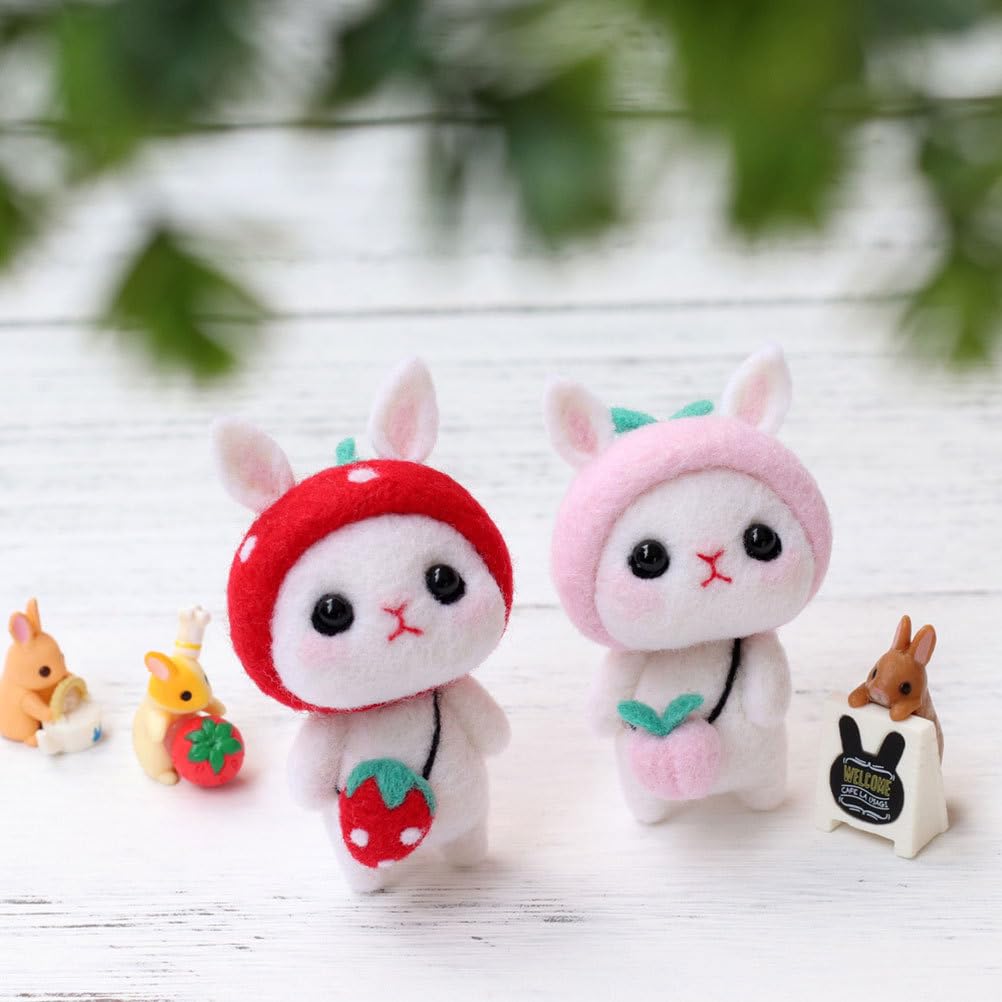 ハンドメイド 羊毛フェルト かわいいウサギ 花冠付き ウサギの羊毛フェルト人形、癒しとギフト用の花付き、ドライフラワーは