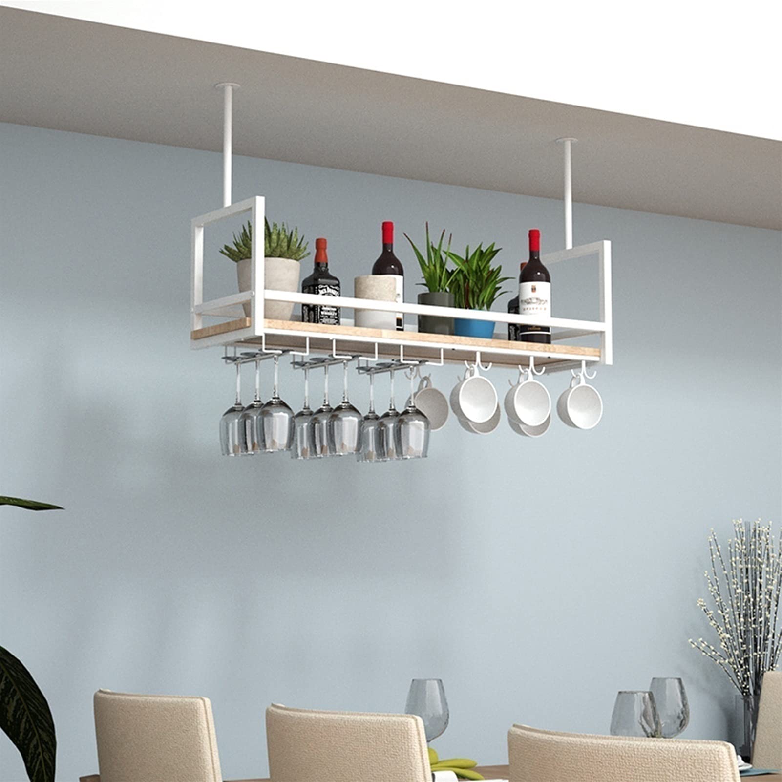 Étagère à vin suspendue pour cuisine conviviale et rangement de bar style loft