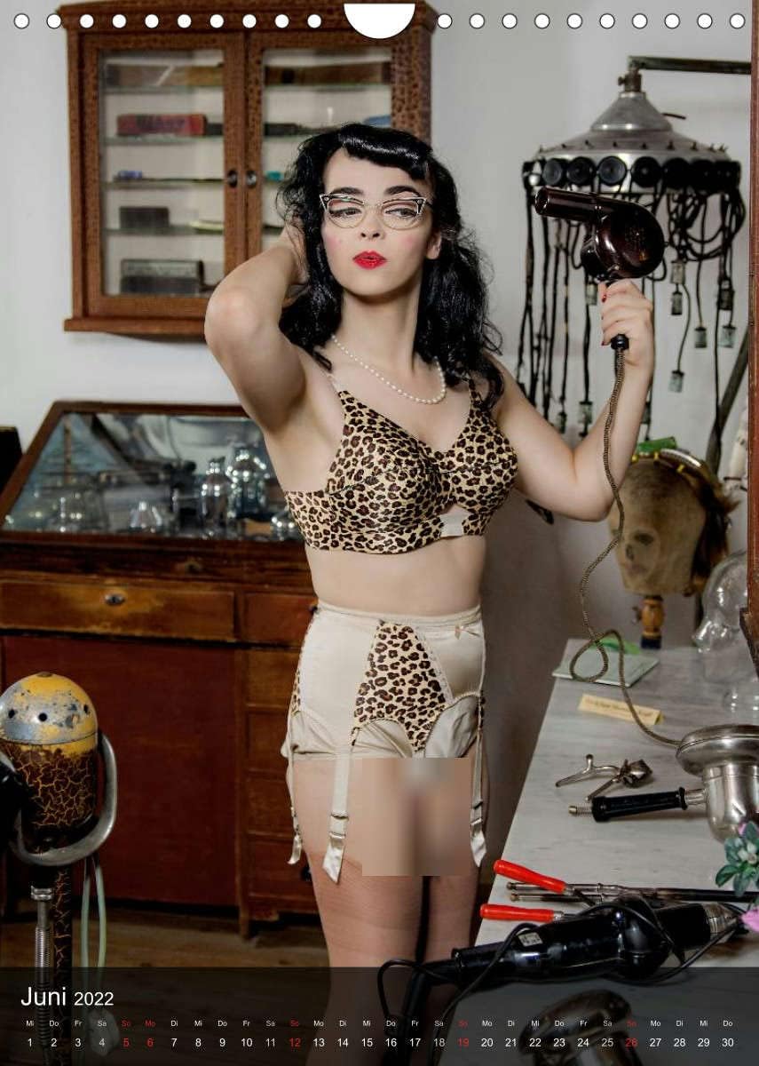 Secrets In Lace - Vintage-Dessous (Wandkalender 2022 Din A4 Hoch) : Portenhauser, Ralph: Amazon.de: Stationery & Office Supplies