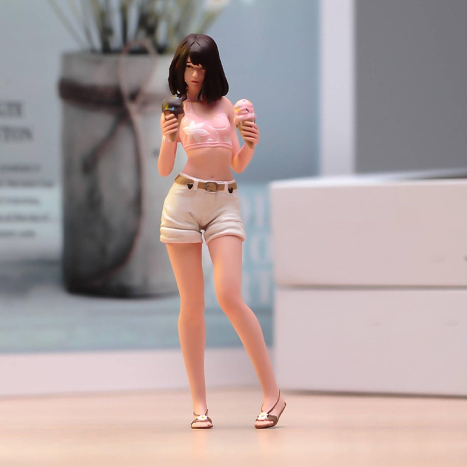 Mädchenfigur mit EIS handbemalt 1:18 Maßstab Dioramafigur lebensechte Details realistische Dioramafigur für Modellauto-Szenen, Fotografie-Requisiten, 1-18