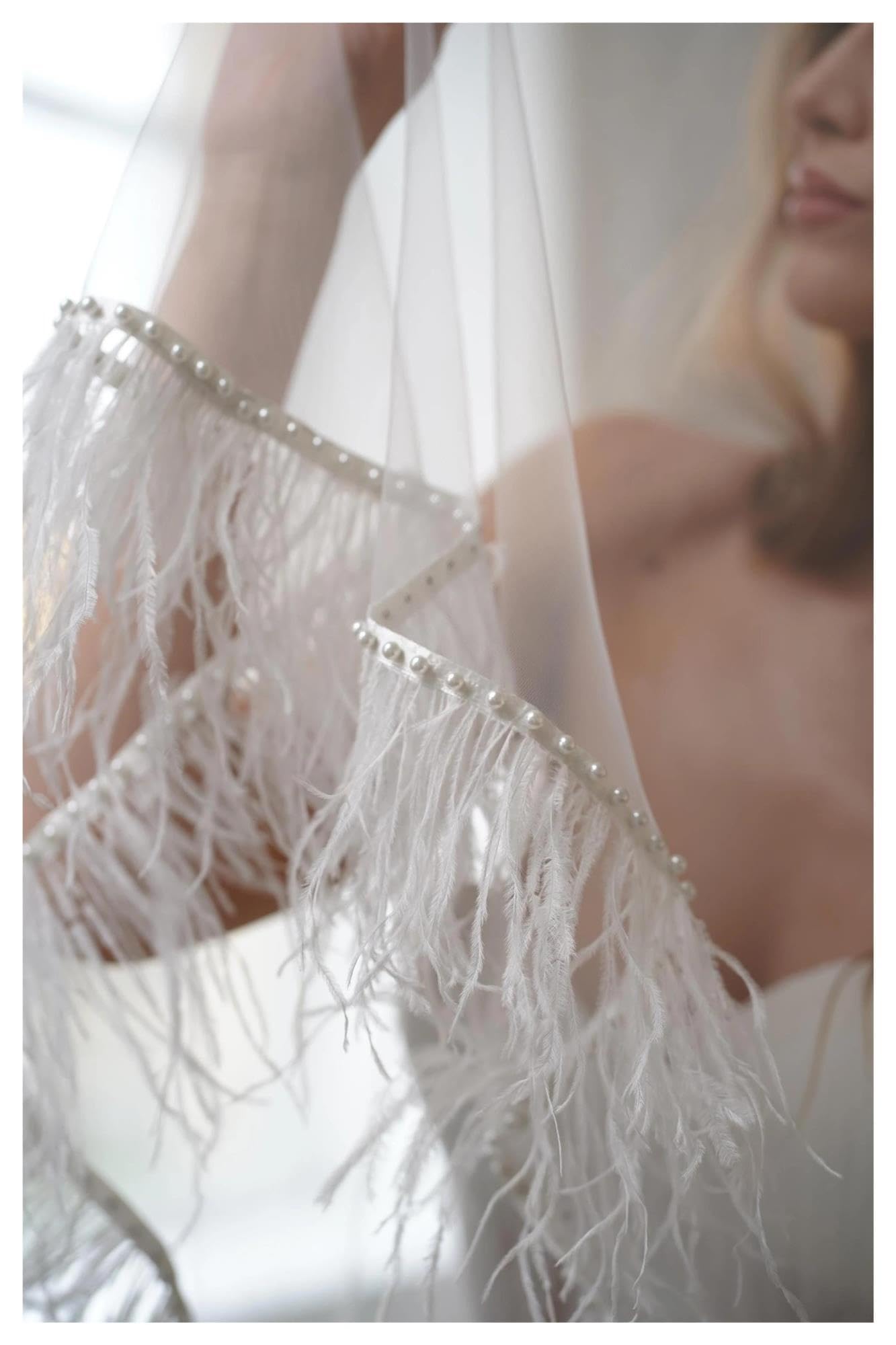 Veli da Sposa con Piume e Perline Pettine