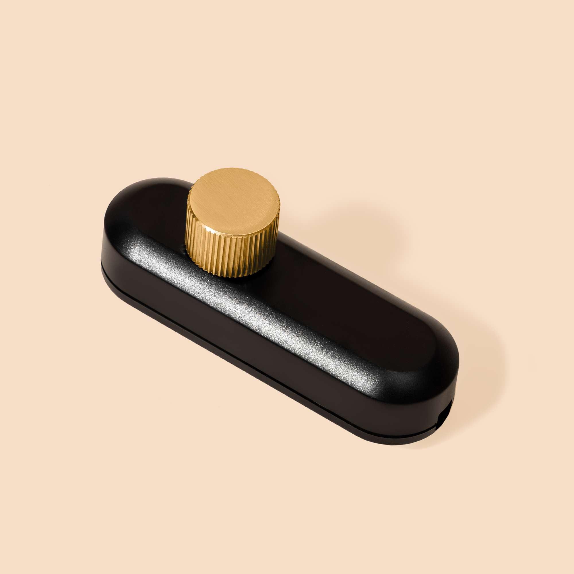 Relight Moment Phasenabschnittsdimmer (LED 3-80W, AGL & HAL 10-100W), Schnurdimmer SCHWARZ mit Drehregler aus Messing SATIN BRASS