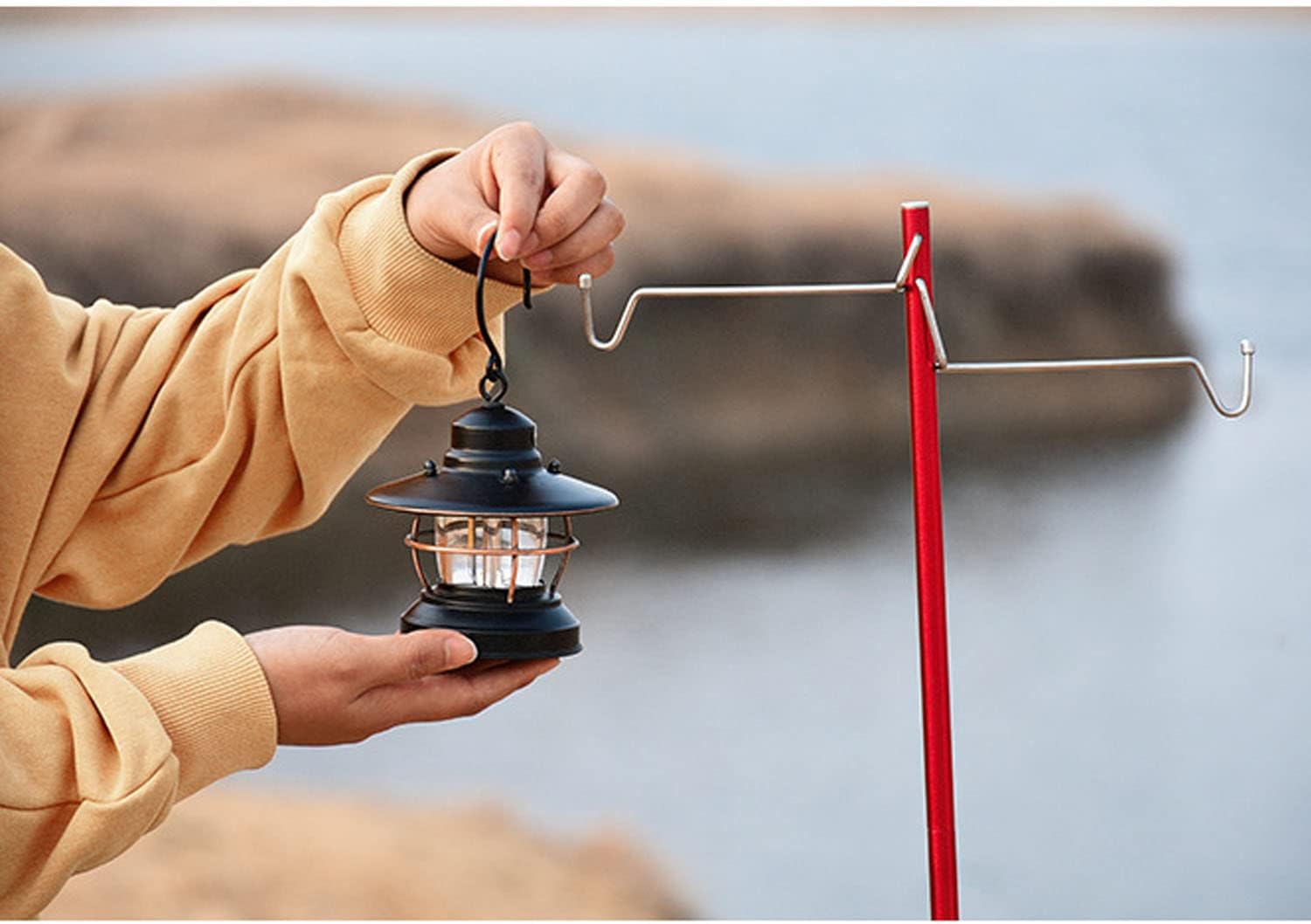 ランタンスタンド アルミニウム合金 ランタンスタンド 打ち込み式 軽量 両用 キャンプ ランタンスタンド バーベキュー キャンプ用品