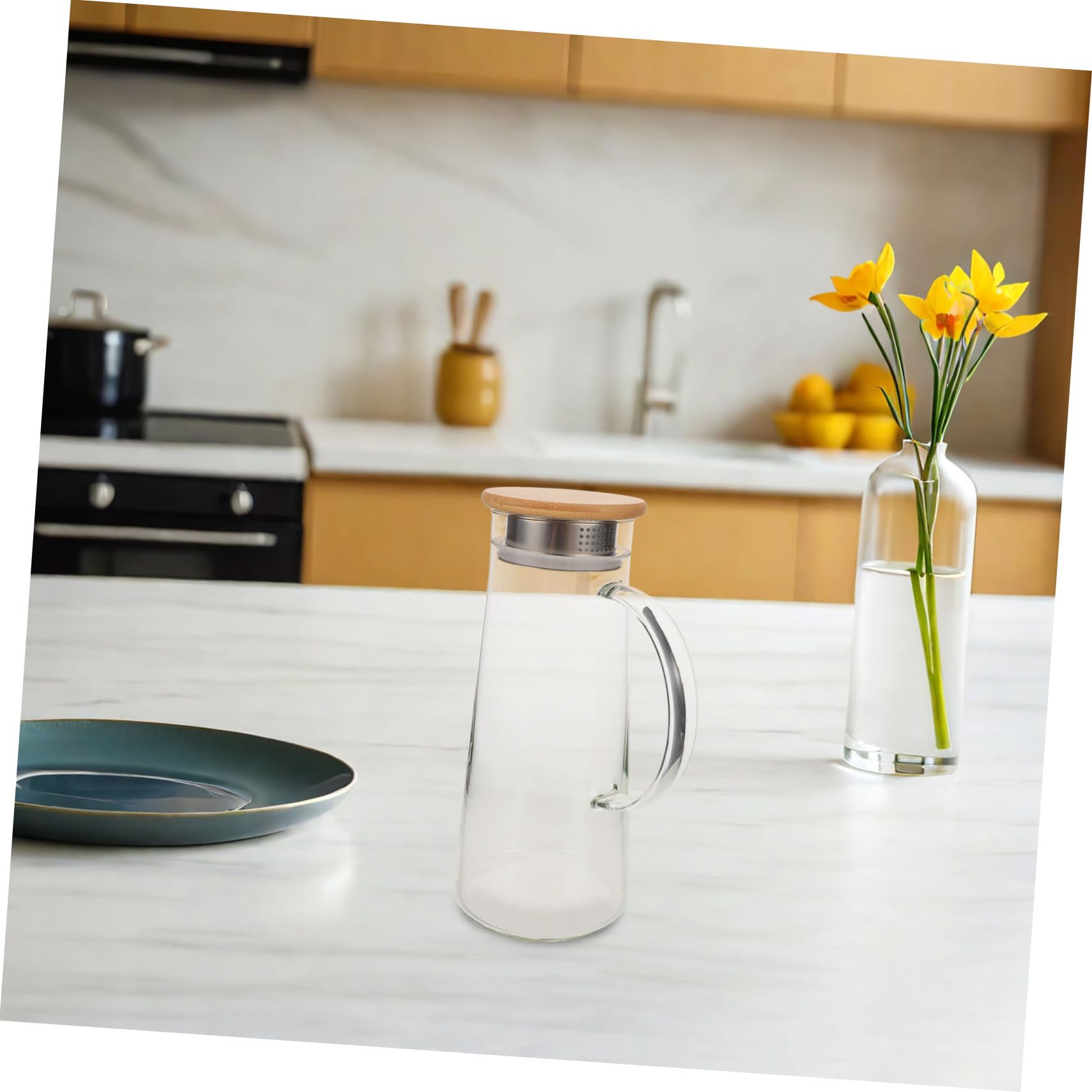 Glaskaraffe mit Deckel und Ausgießer aus Glas, Bambus und Edelstahl | Gallon Volumen, Hitzebeständig und Leicht zu Gießen, für Wasser, Saft, Tee und Kaffee