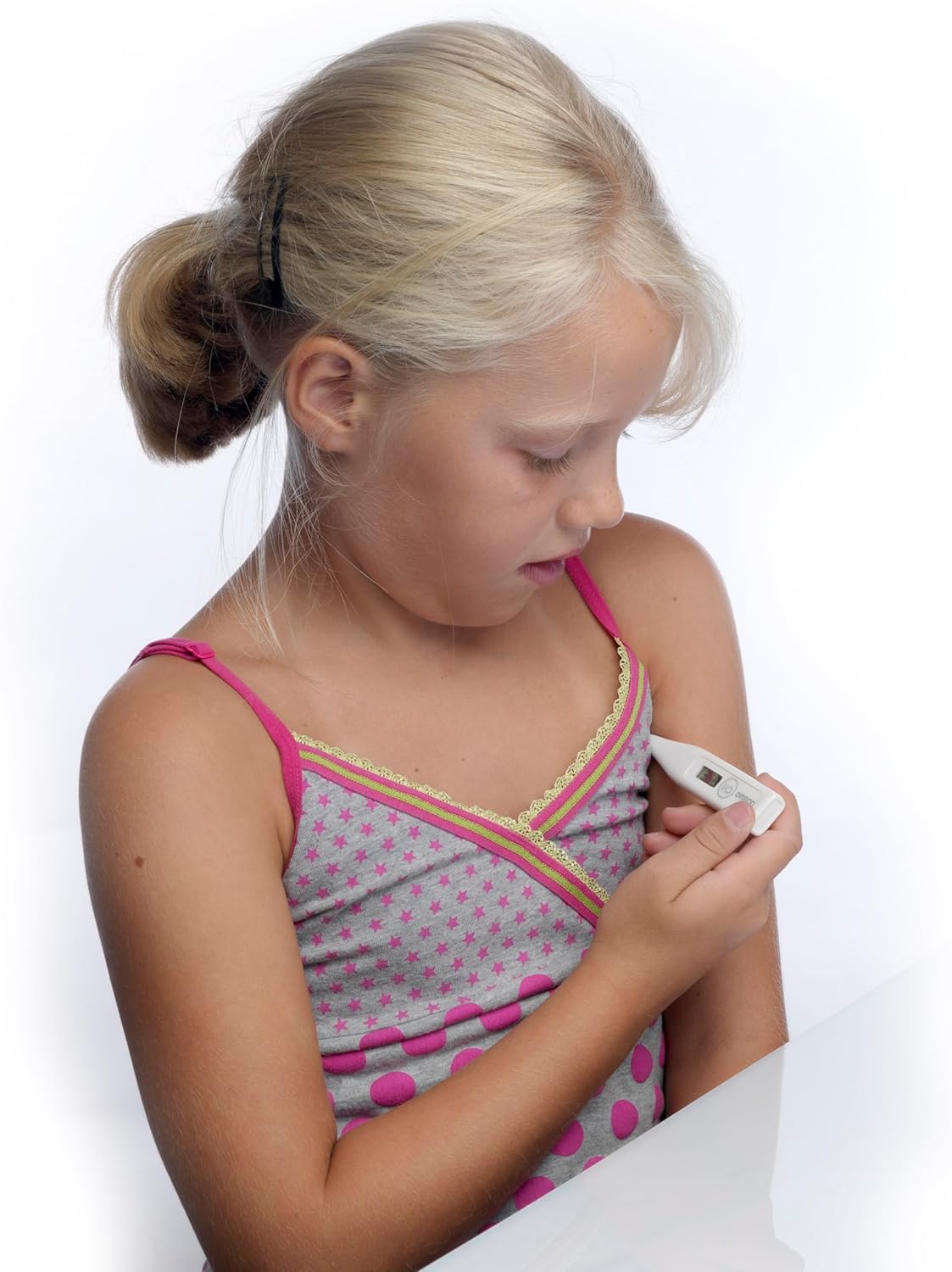 Thermomètre digital de fièvre OMRON Eco Temp Basic pour utilisation orale, axillaire et rectale Lecture précise, facile à nettoyer et résistant à l'eau Idéal pour les adultes, les enfants et les bébés
