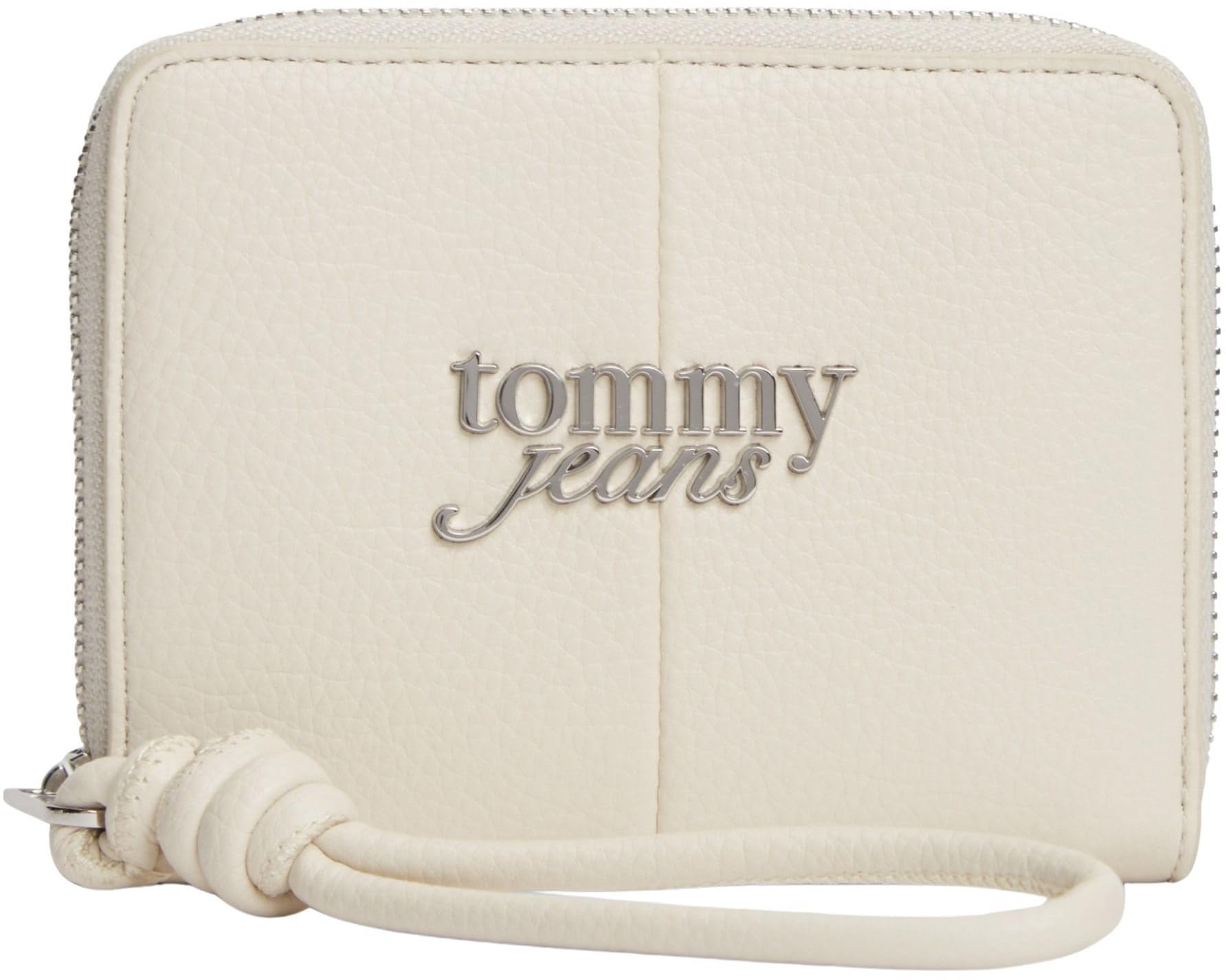 Mode von Calvin Klein & Tommy Hilfiger