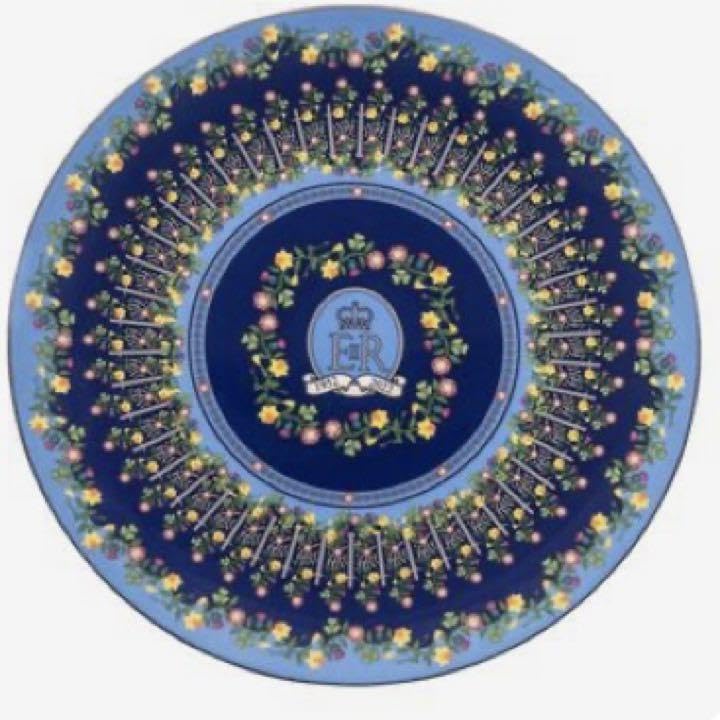 ハルシオン・デイズ　エリザベス女王　 プラチナジュビリー　10 インチ　プレート ハルシオン・デイズエリザベス女王 プラチナジュビリー10 インチ