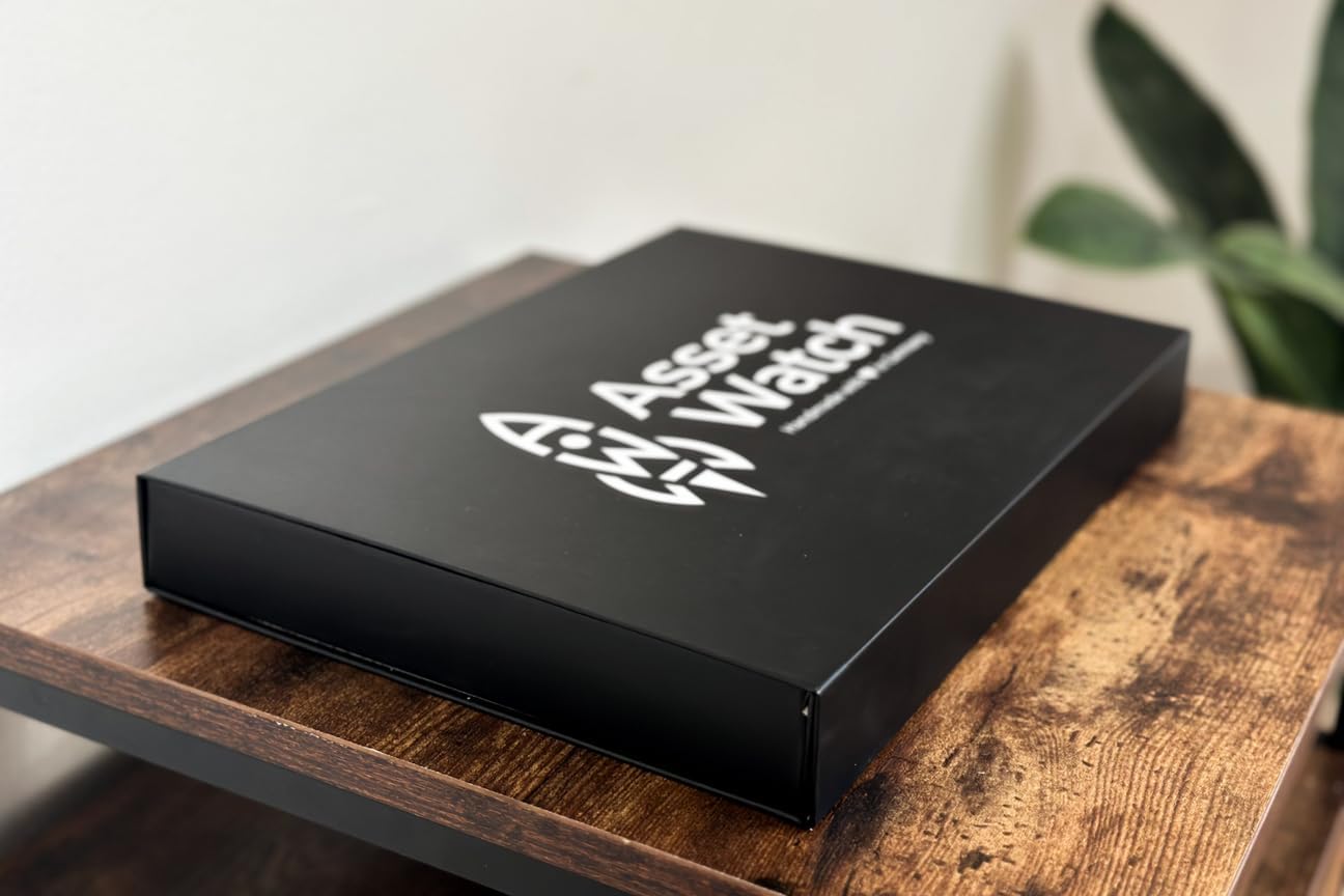 AssetWatch® – Bitcoin & Aktienanzeige im Mahagonirahmen | Finanzticker mit Echtzeitdaten & personalisierbarem Display | Crypto Monitor, Börsenticker, BTC Uhr & Kursanzeige