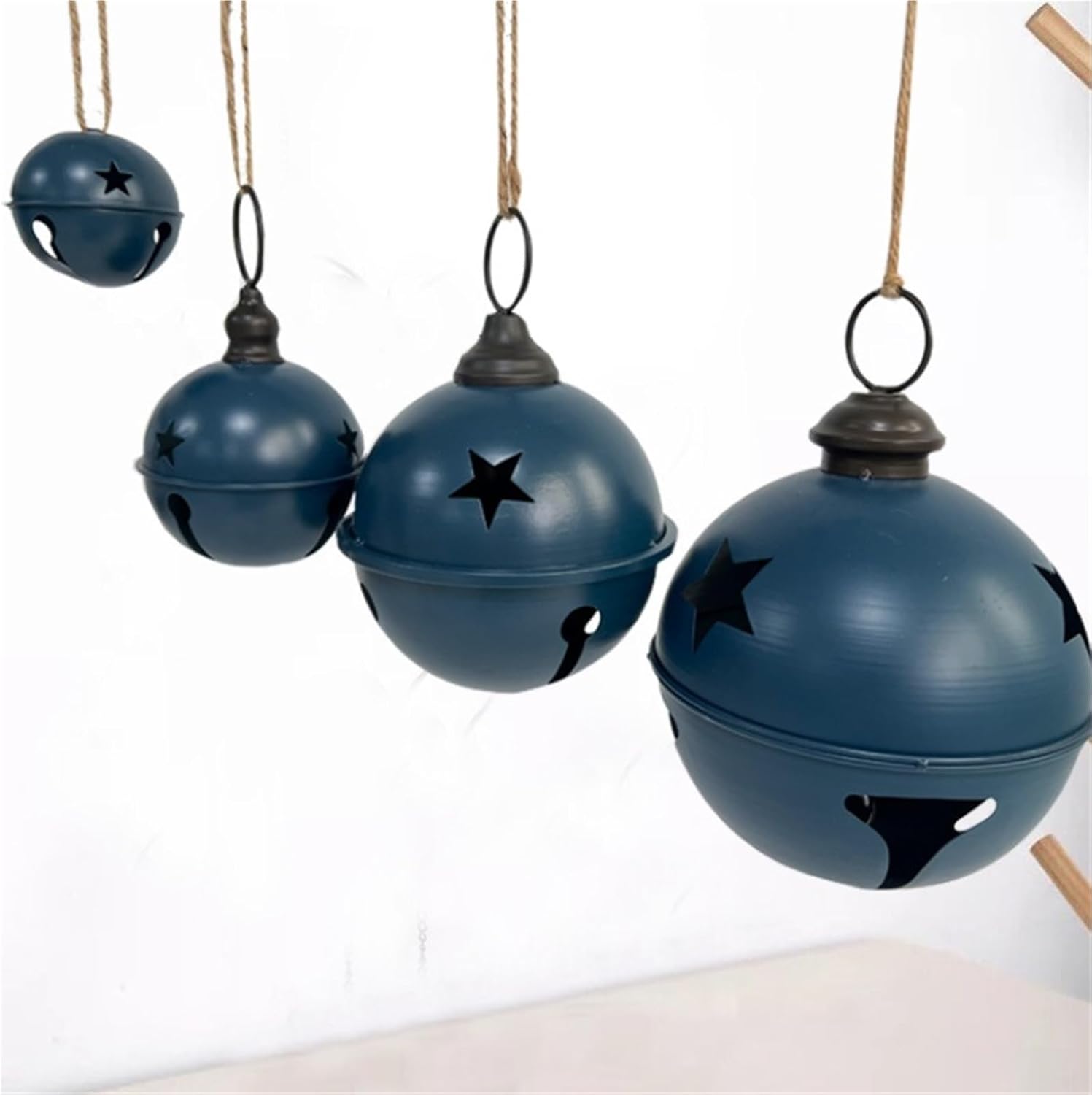 Christmas Bell Hanging Christmas Decorative Bells Accessories Jewelry Home Arrangement Pentagram Hollowed Out Bells Christmas Tree Ornament(11.3x11.3cm)
