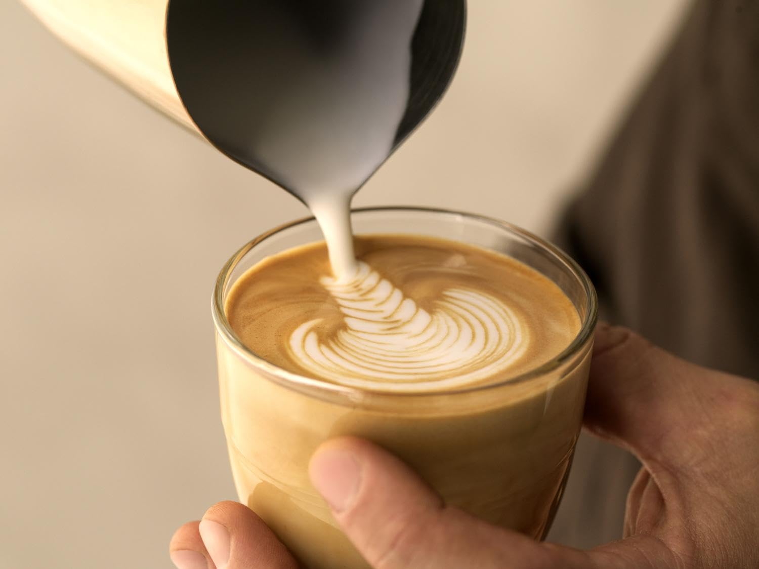 Vittoria Coffee 100% Arabica Naturally Decaffeinated Coffee Beans. 99.9% Decaf 500g. Grape-Winey Tasting Notes with Medium-Dark Roast Intensity. Chemical Free.