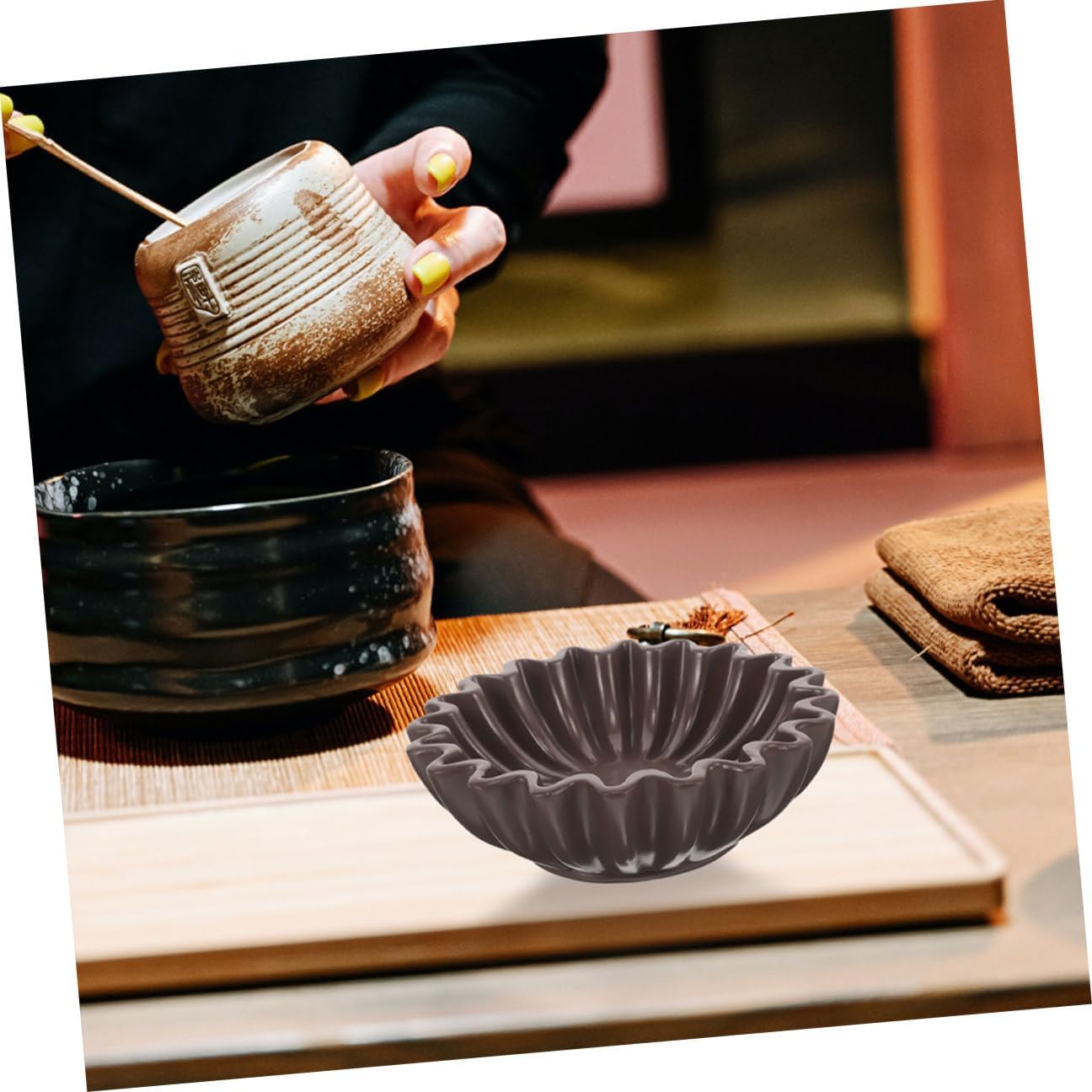 Zerodeko Decorative Bowl with Grooved Ruffled Edge 10-inch Black Jewelry Holder Storage Bowl Candy Dish Snack Container for Living Room Coffee Table Home Décor