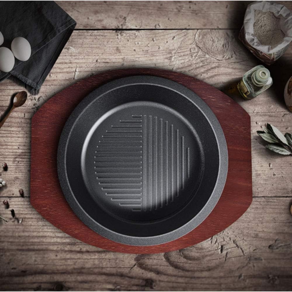 Round Cast Iron Sizzling Steak Plate and Wooden Base Finish for Restaurant Supply Home and Kitchen Cooking Accessory Ideal for Pan Grilling Meats Seafood-A