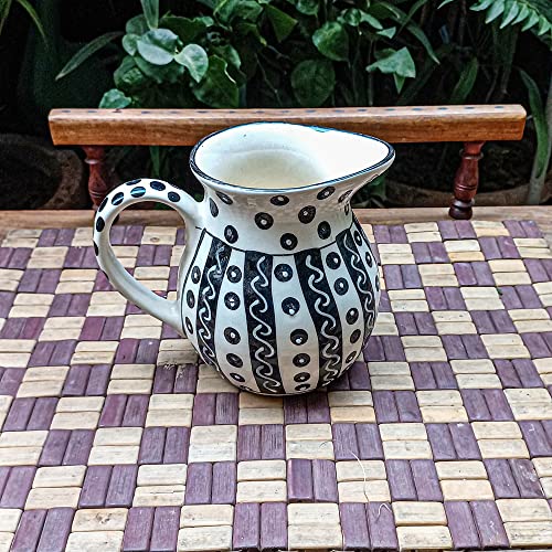 India Meets India Carafe de service en céramique noire et blanche - 800 ml - Peinte à la main par Awarded Artisan Cover