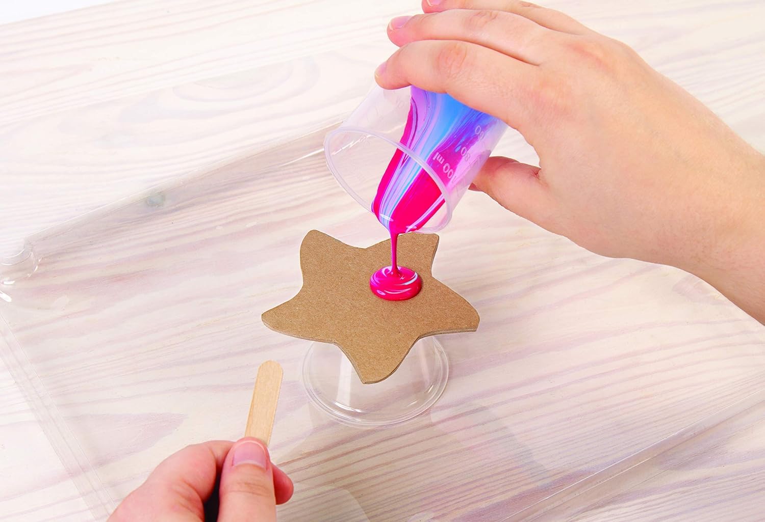 Make It Real - Master Pieces Paint Pouring (1410)