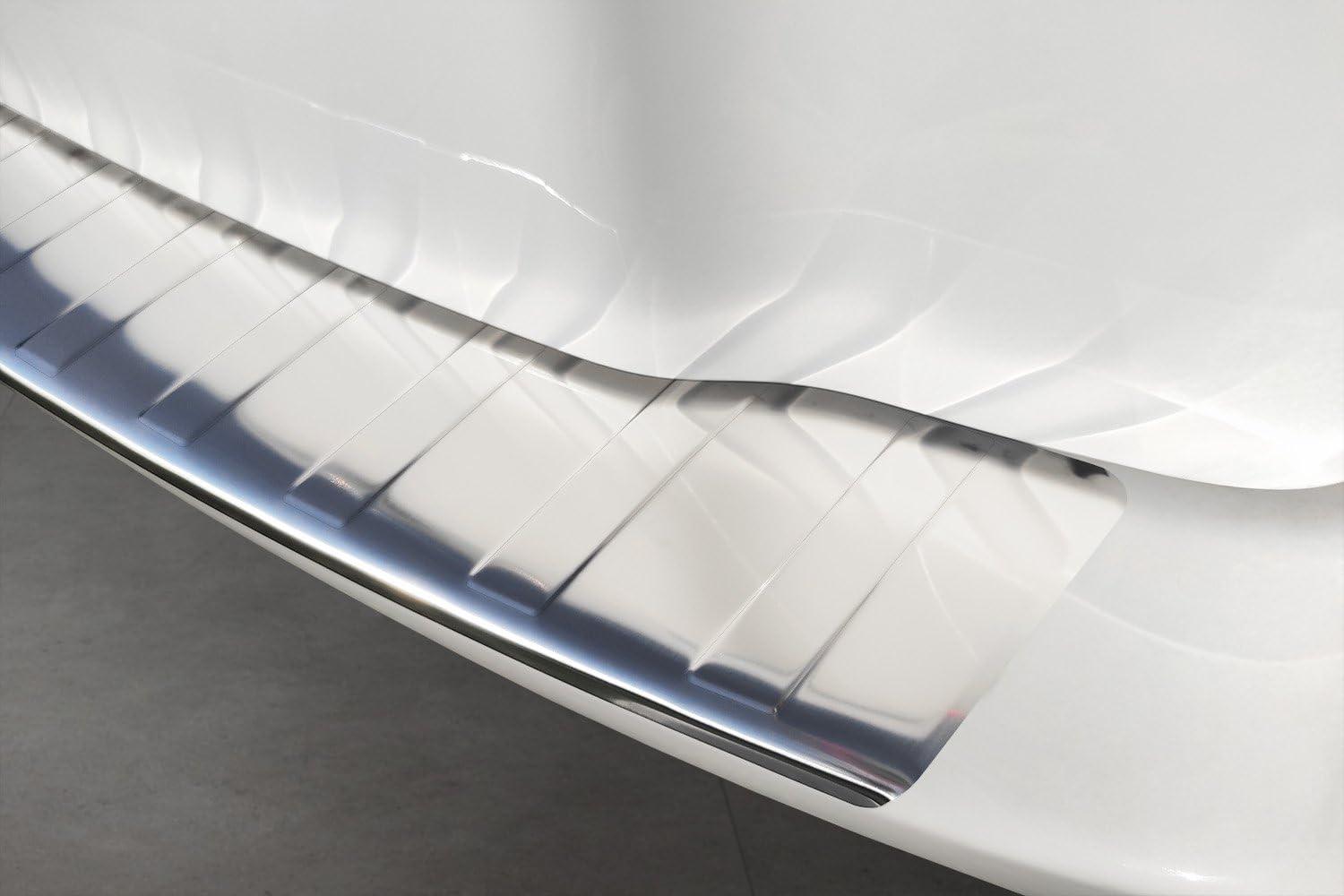 AVISA | Protezione Paraurti Posteriore | Compatibile con Toyota RAV4 2006-2013; Acciaio Inossidabile, Spazzolato, Argento; Proteggi il Paraurti Posteriore della tua Auto dai Danni