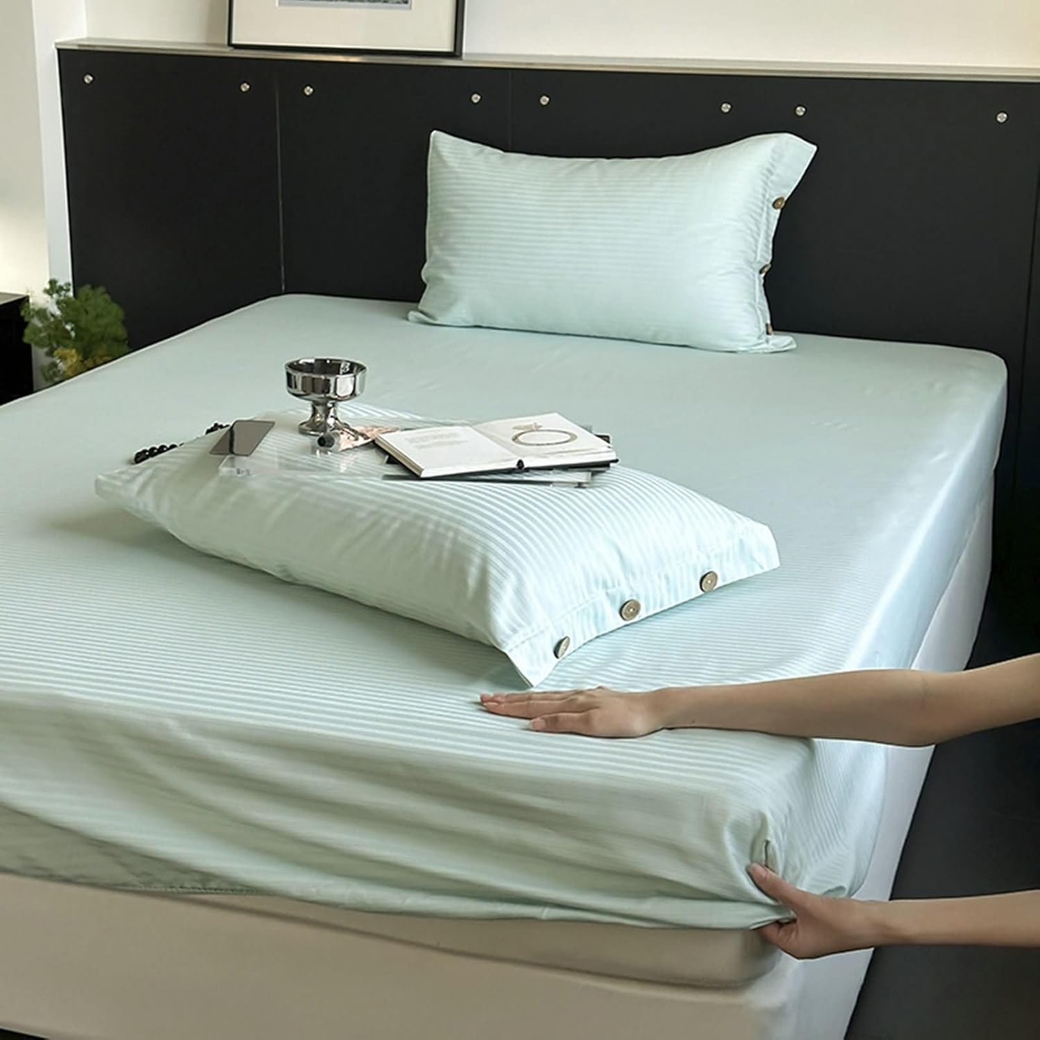 Beydodo Bed Fitted Sheet with Deep Pocket, Fitted Bed Sheet 120x200cm Beige with White Stripes Pattern, Cotton Fitted Bed Sheets for Dorm