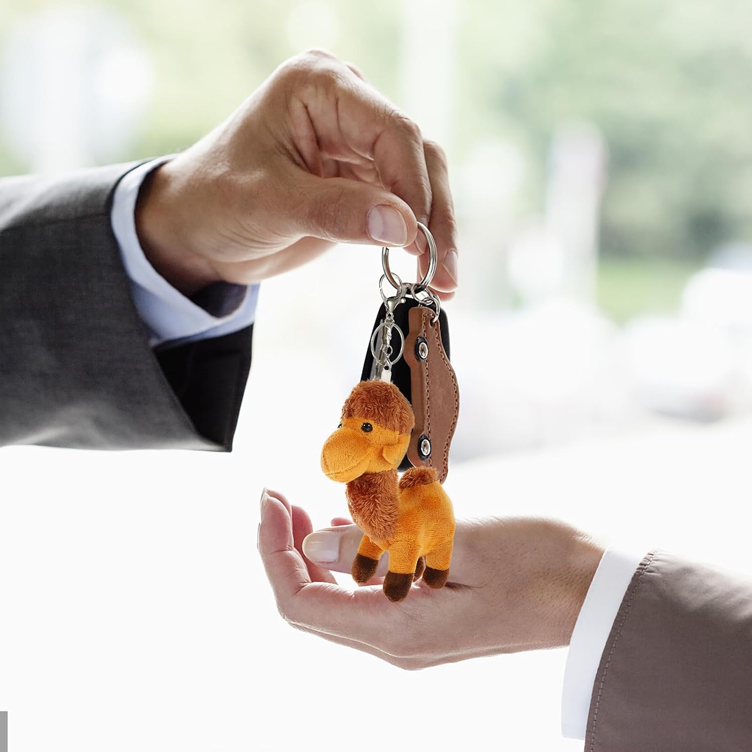 LUOZZY 4Pcs Plush Camel Keychain Stuffed Camels Toy Keyring Adorable Animal Creative Gifts Backpack Purse Hanging Pendant - Yellow+Brown