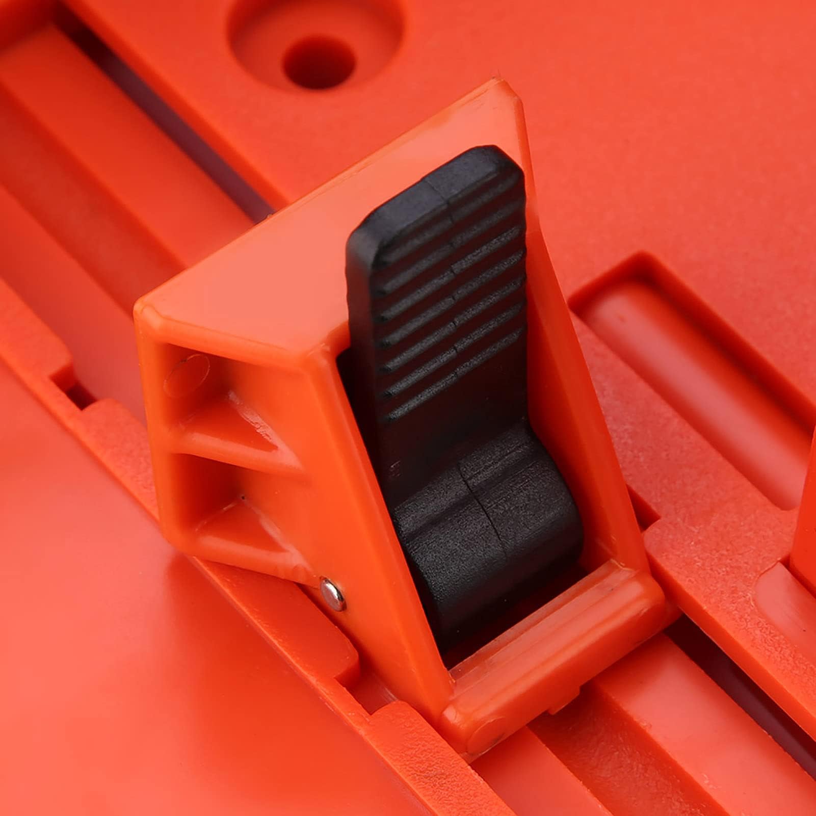 Boîte à onglets et scie en plastique de 35,6 cm, scie arrière en acier renforcé pour une coupe précise, préréglée à 90 degrés, 45 degrés, 22,5 degrés et 0 degré.