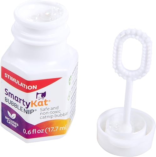 Vista 3 de SmartyKat Bubble Nip - Burbujas de hierba gatera para gatos y gatitos, seguras para mascotas, tamaño de prueba, 0.6 onzas líquidas