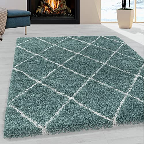 Tapis design à poils longs au design géométrique raffiné et douceur premium