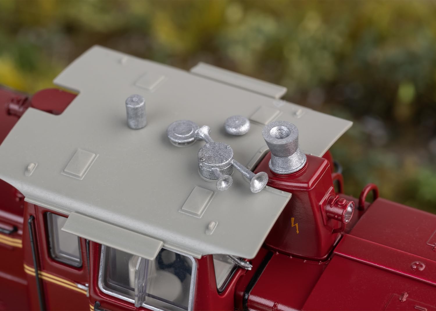Märklin 38600 Diesel-Rangierlokomotive V 60 Modelleisenbahn - Spur H0 - mit Pufferspeicher und mfx Decoder -Maßstab 1:87
