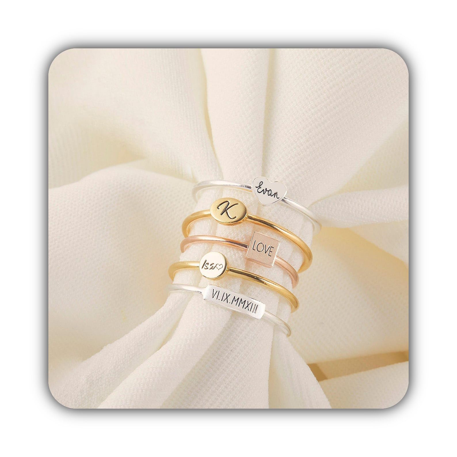 Ring mit Initiale und Name