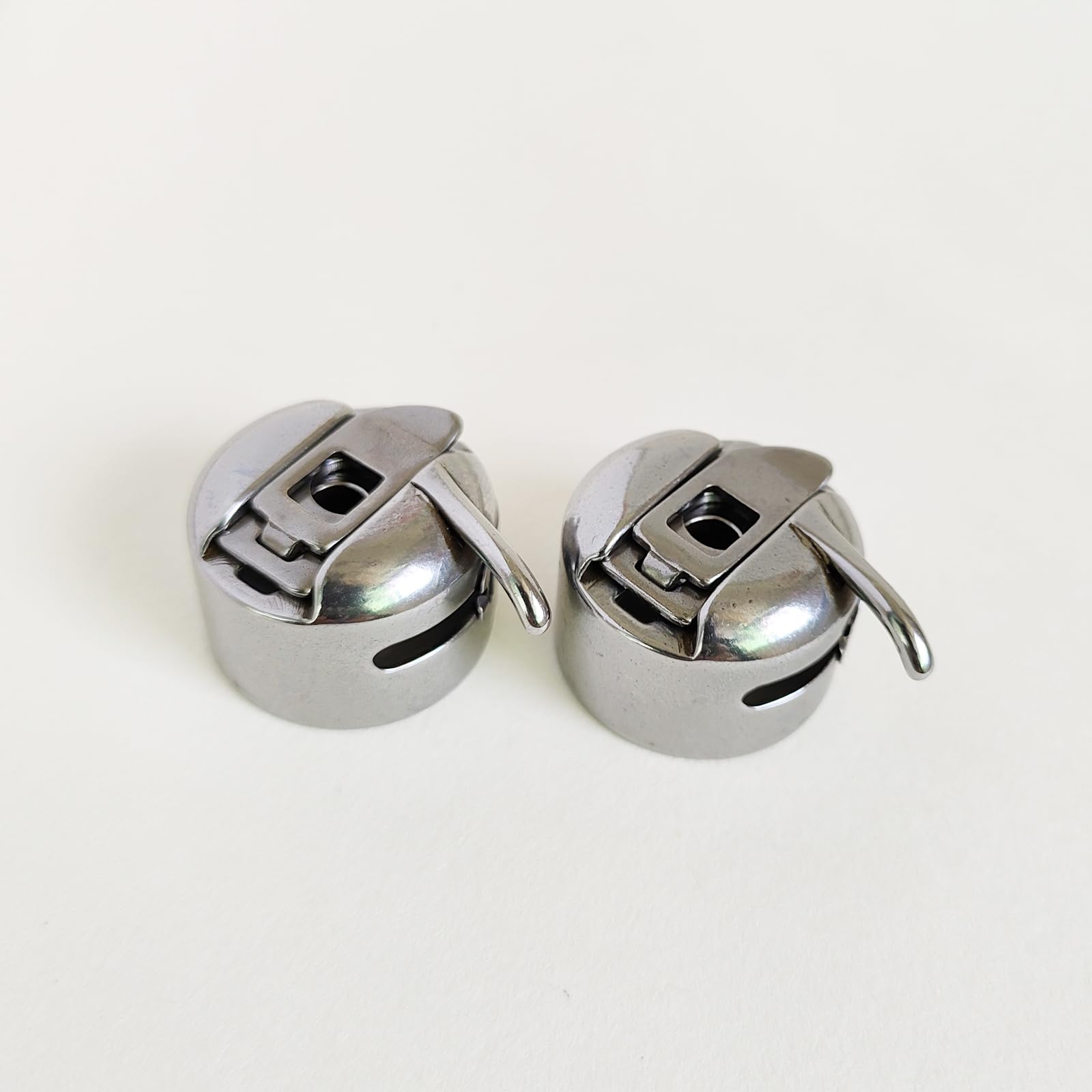 2PCS Bobbin CASE #200909107 43725 & BOBBINS for Kenmore 158&385 Sewing Machines (2 Bobbin case)