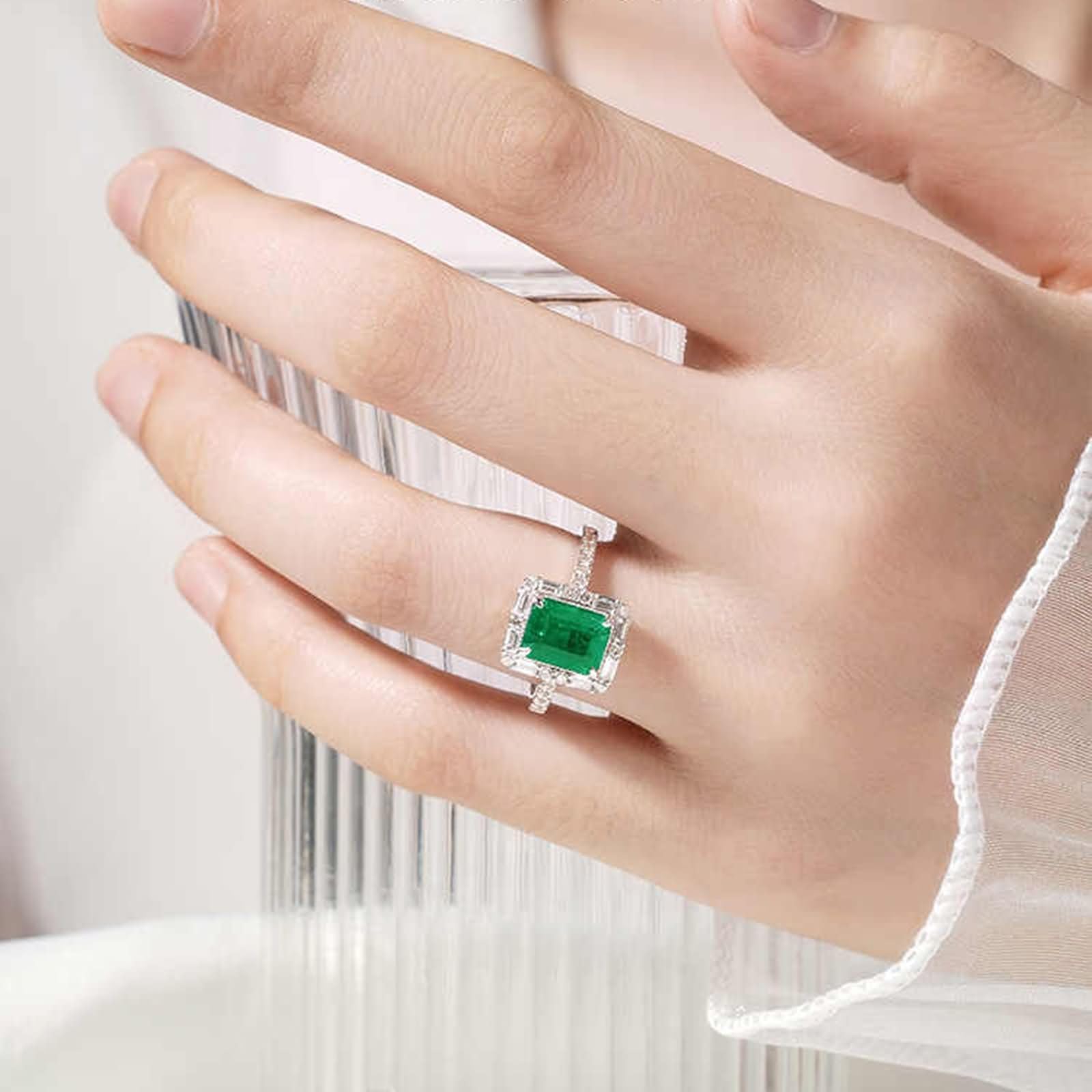 Pierścionek zaręczynowy damski 18K białe złoto, 4 szczęki prostokąt ze szmaragdem i diamentem, pierścionek ślubny damski srebrny zielony, rozmiar 8 (48 mm)