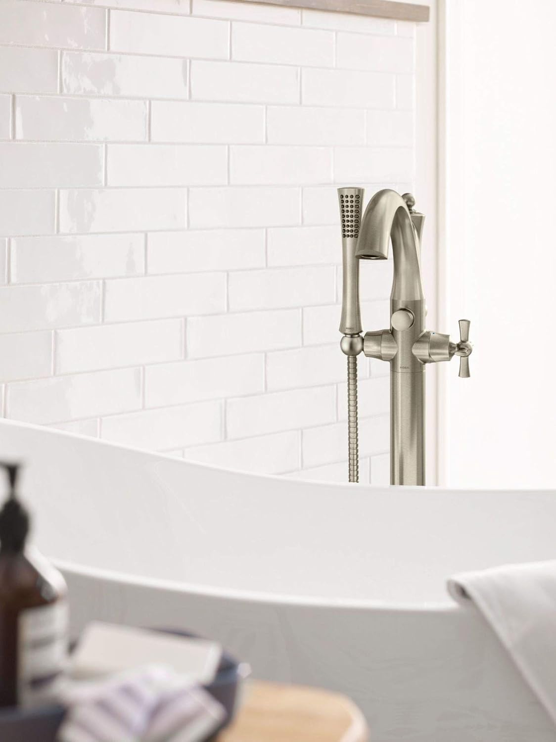 Moen 655 Wynford One-Handle Freestanding Floor Mount Tub Filler with Handshower, Includes Interchangeable Handle, Chrome