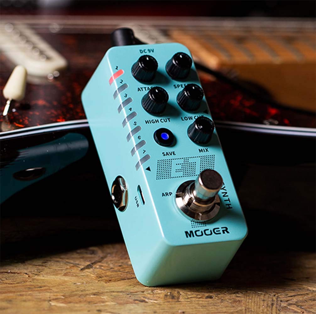 Amazon.com: MOOER E7 Polyphonic Guitar Synth Pedal Bundle with