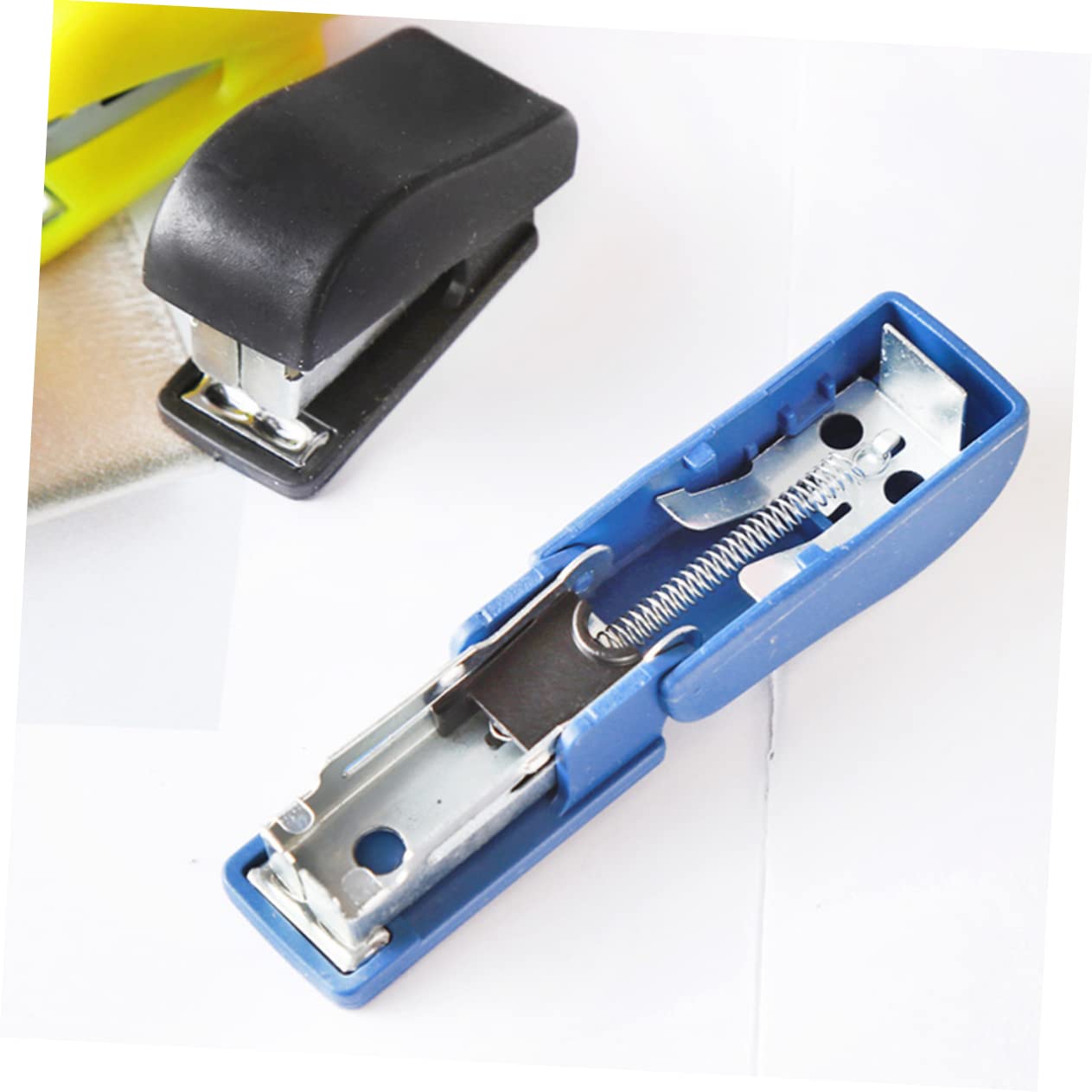 Operitacx 48pezzi Mini Cucitrice Da Scrivania Compatta e Leggera Cucitrice Per Ufficio e Casa Con Casuali Strumento Utile Per Scuola e Lavoro