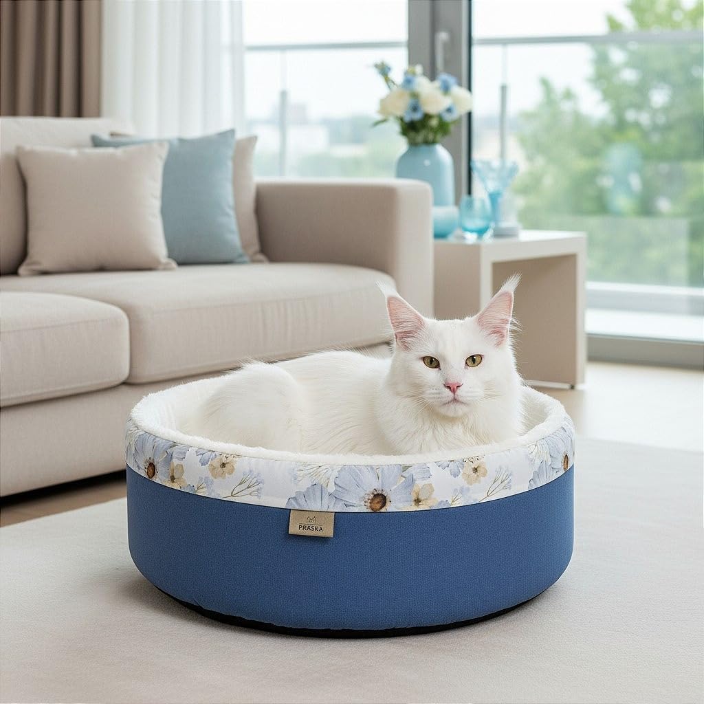 PRASKA Daisy Blue Cuccia per gatti 50 cm – Morbida peatra premium con pelliccia e cuscino reversibile, pareti laterali stabili 2,5 cm, lavabile, letto confortevole per gatti e cani di piccola taglia