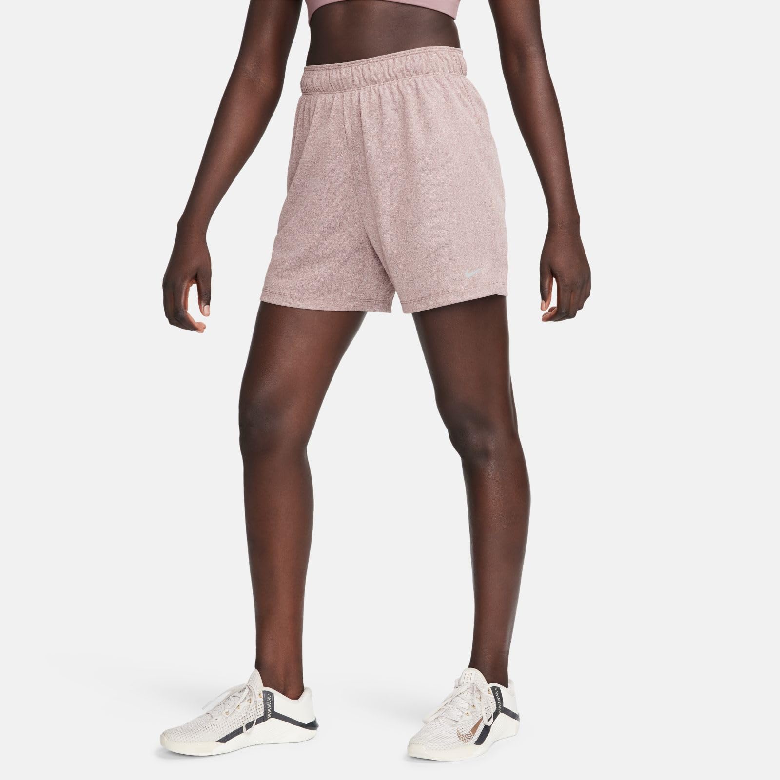 NIKE W Nk Attack Df Mr 5in Short - Szorty średniej długości Women's