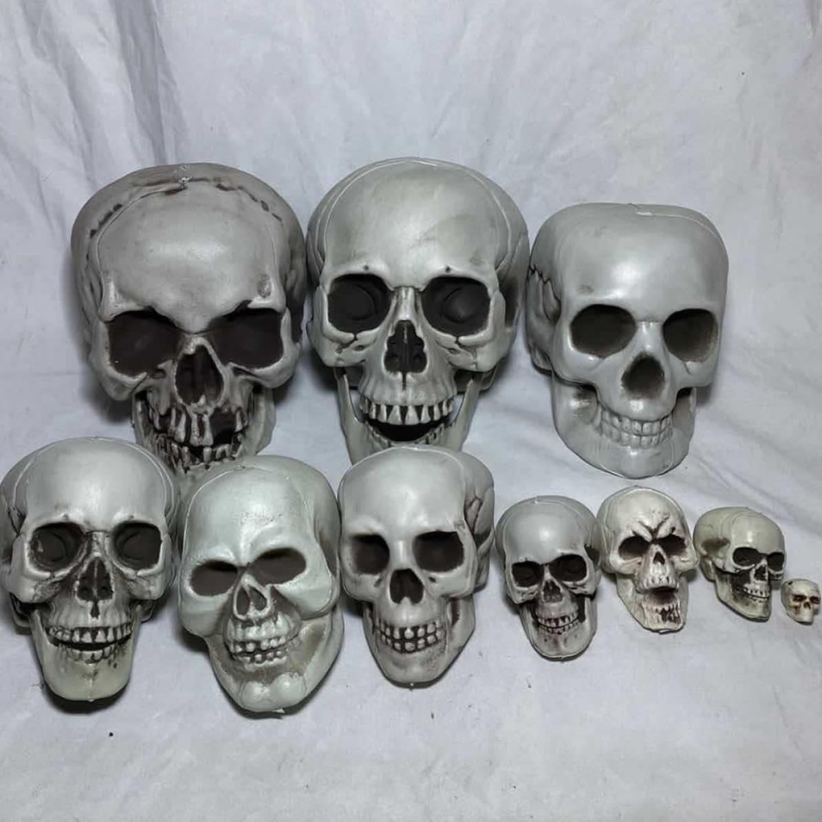 Uonlytech 40 Pezzi Teschio Realistico in Plastica Pe Beige per Decorazione Halloween, Accessorio Resistente per Foto e Scherzi, Ornamento Spaventoso per Festa e Casa